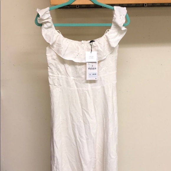 Zara Dresses & Skirts - White Zara dress, new with tags on. Zara Dresses & Skirts - White Zara dress, new with tags on.